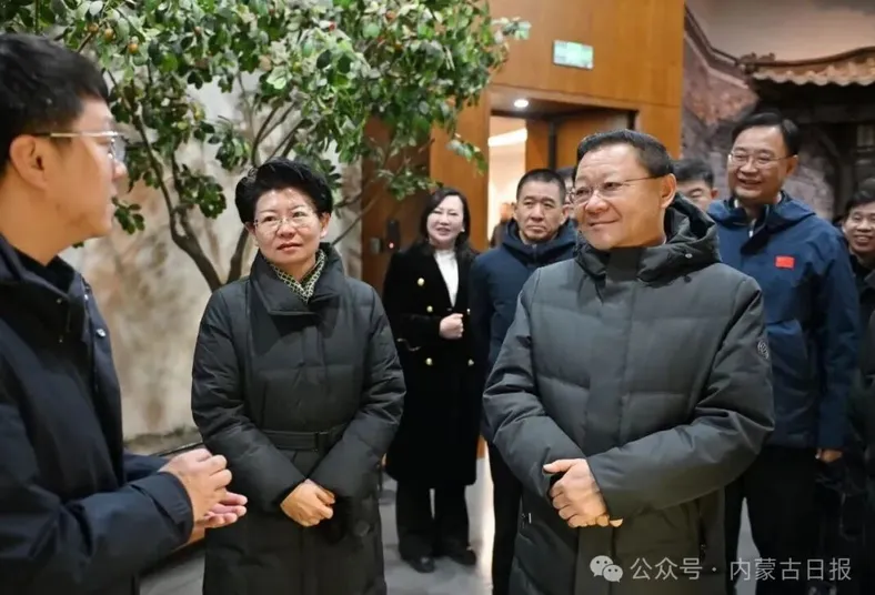 王伟中：内蒙古在“铸牢”、推进中华民族共同体建设上有责任走在前、作表率